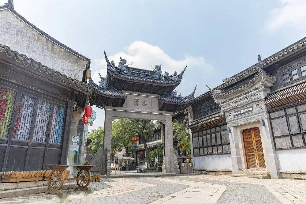 五彩几何塔